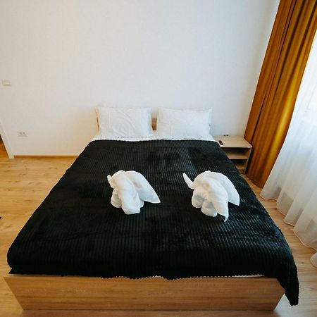 Modern Loft One Apartman Szucsáva Kültér fotó