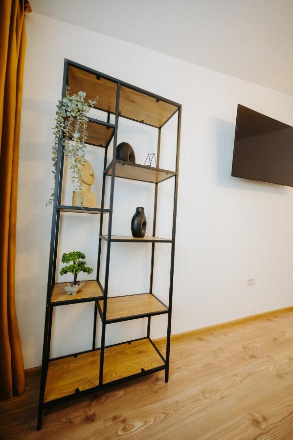 Modern Loft One Apartman Szucsáva Kültér fotó