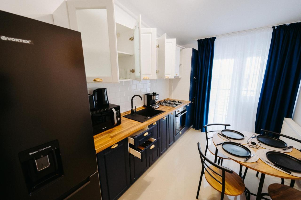 Modern Loft One Apartman Szucsáva Kültér fotó