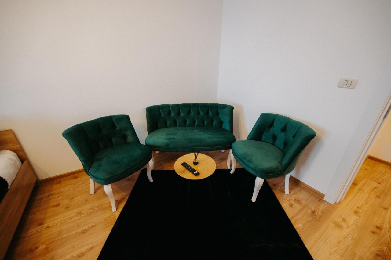 Modern Loft One Apartman Szucsáva Kültér fotó