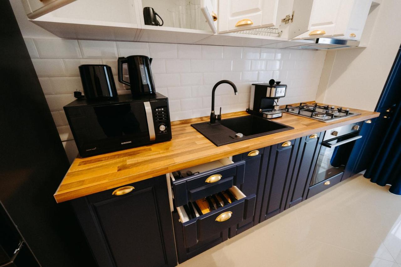 Modern Loft One Apartman Szucsáva Kültér fotó